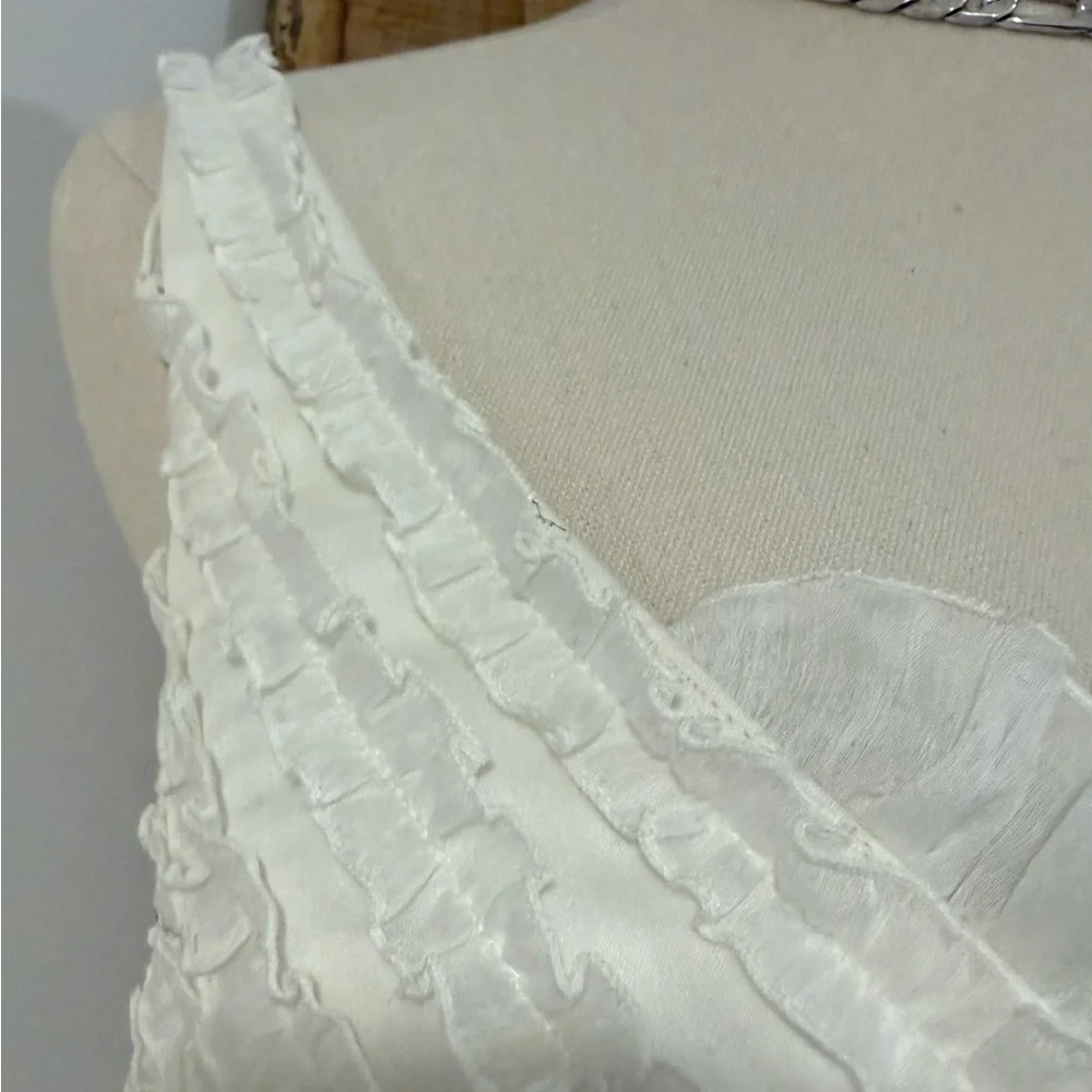 Elegant White Wedding Dress by San Patrick - Picture 3 of 11
